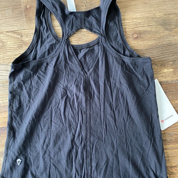 Iviva Lululemon tank top - Picture 2 of 4